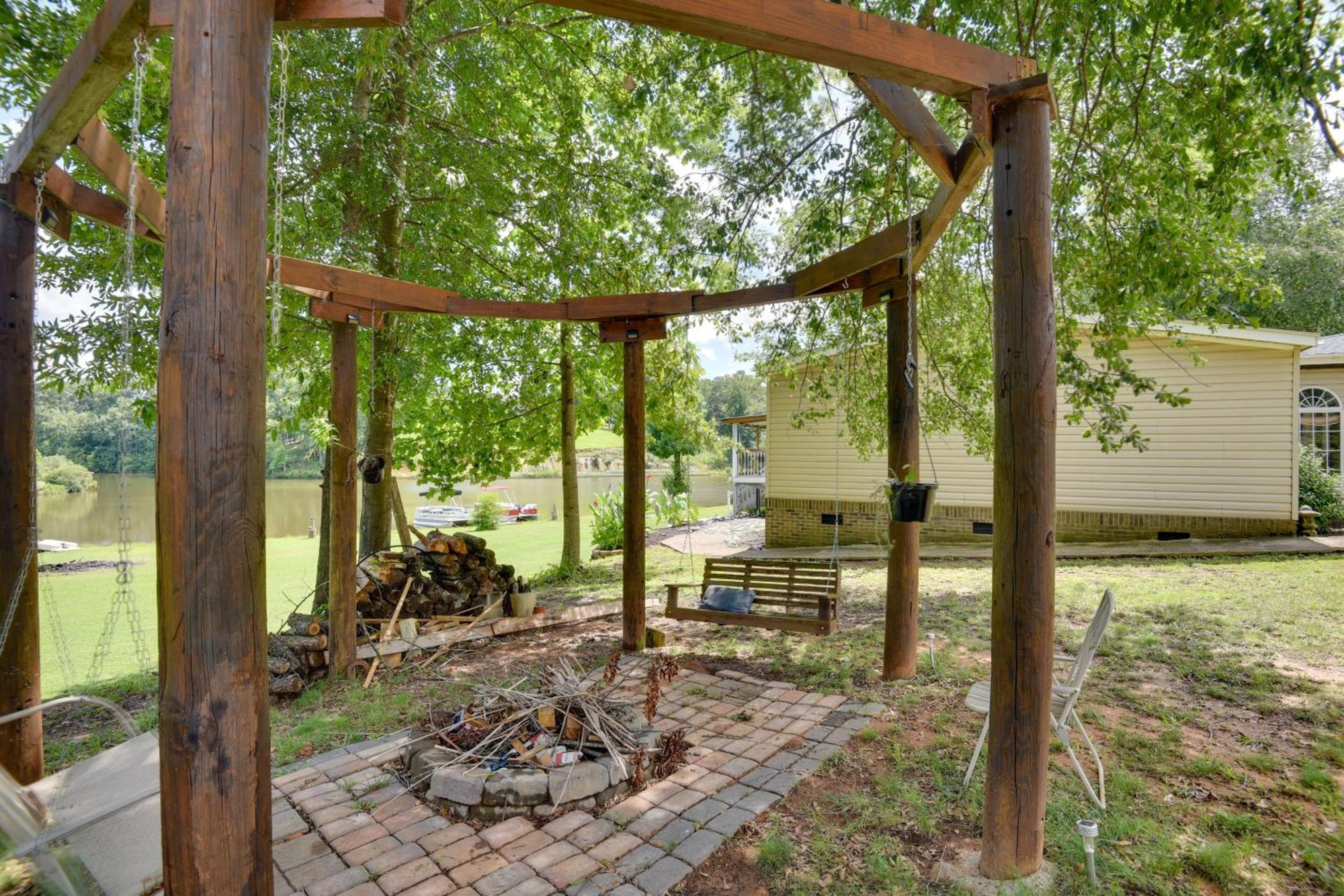 Lakefront Shelby Vacation Rental With Game Room! Exterior photo